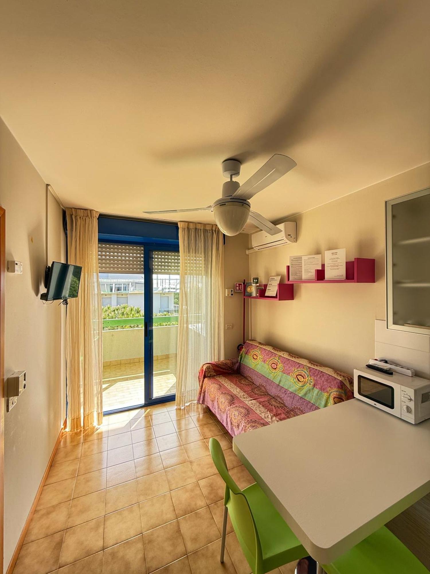 Grazioso Appartamento N 66 A Bibione A 100 Mt Dal Mare Buitenkant foto